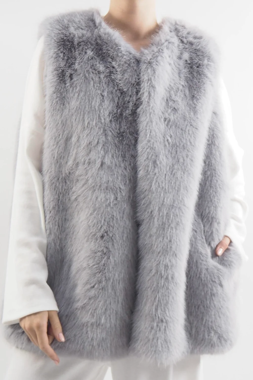 Laundry B Courchevel Faux Fur Gilet Dove / 3 Laundry B Courchevel Faux Fur Gilet Dove /