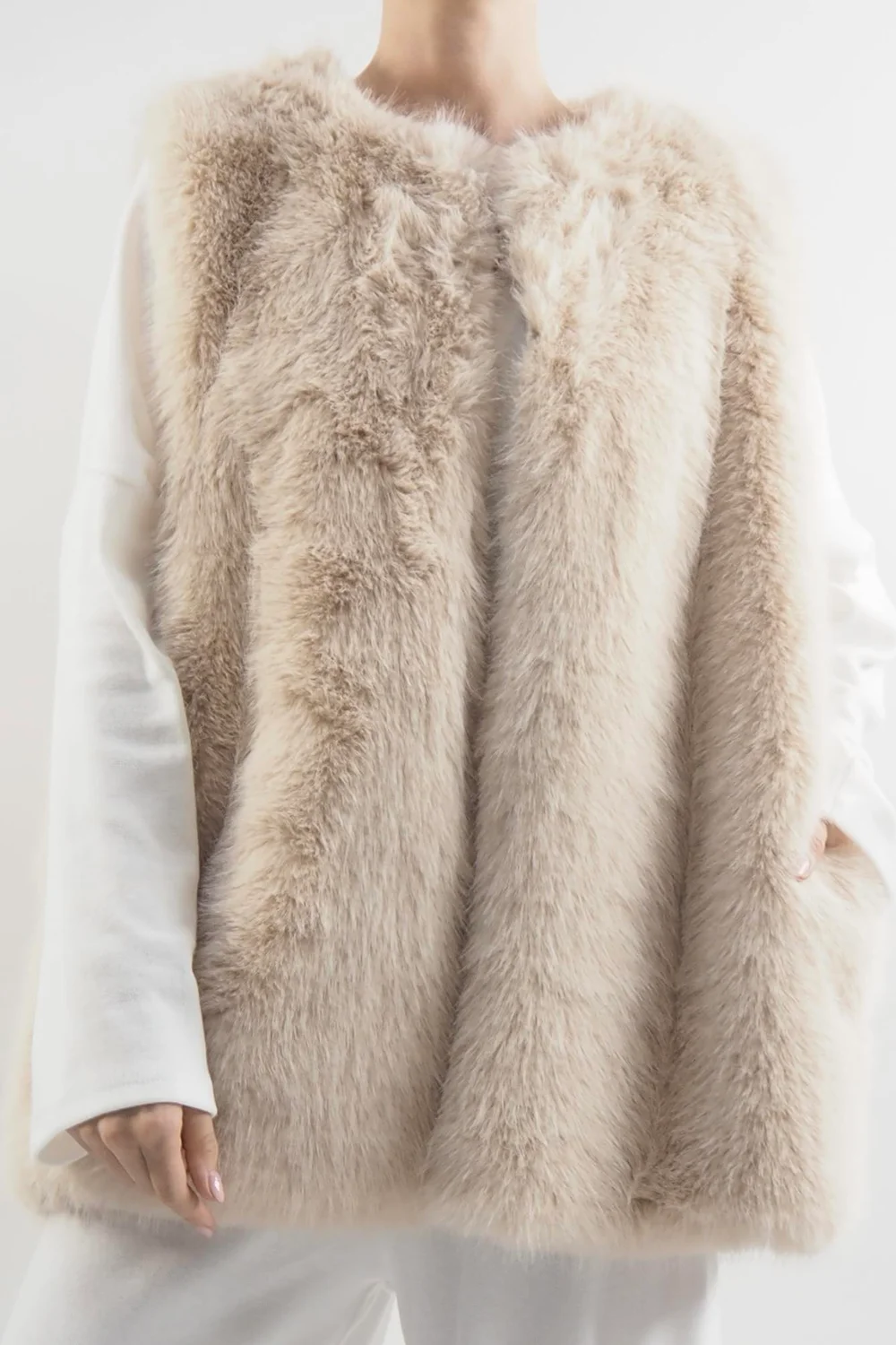 Laundry B Courchevel Faux Fur Gilet Stone 3 Laundry B Courchevel Faux Fur Gilet Stone