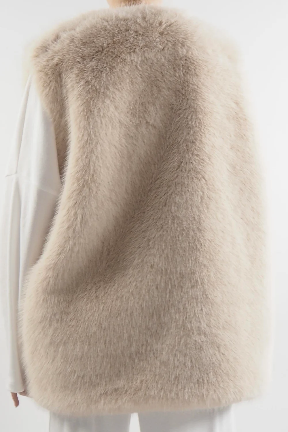 Laundry B Courchevel Faux Fur Gilet Stone 5 Laundry B Courchevel Faux Fur Gilet Stone - Image 3