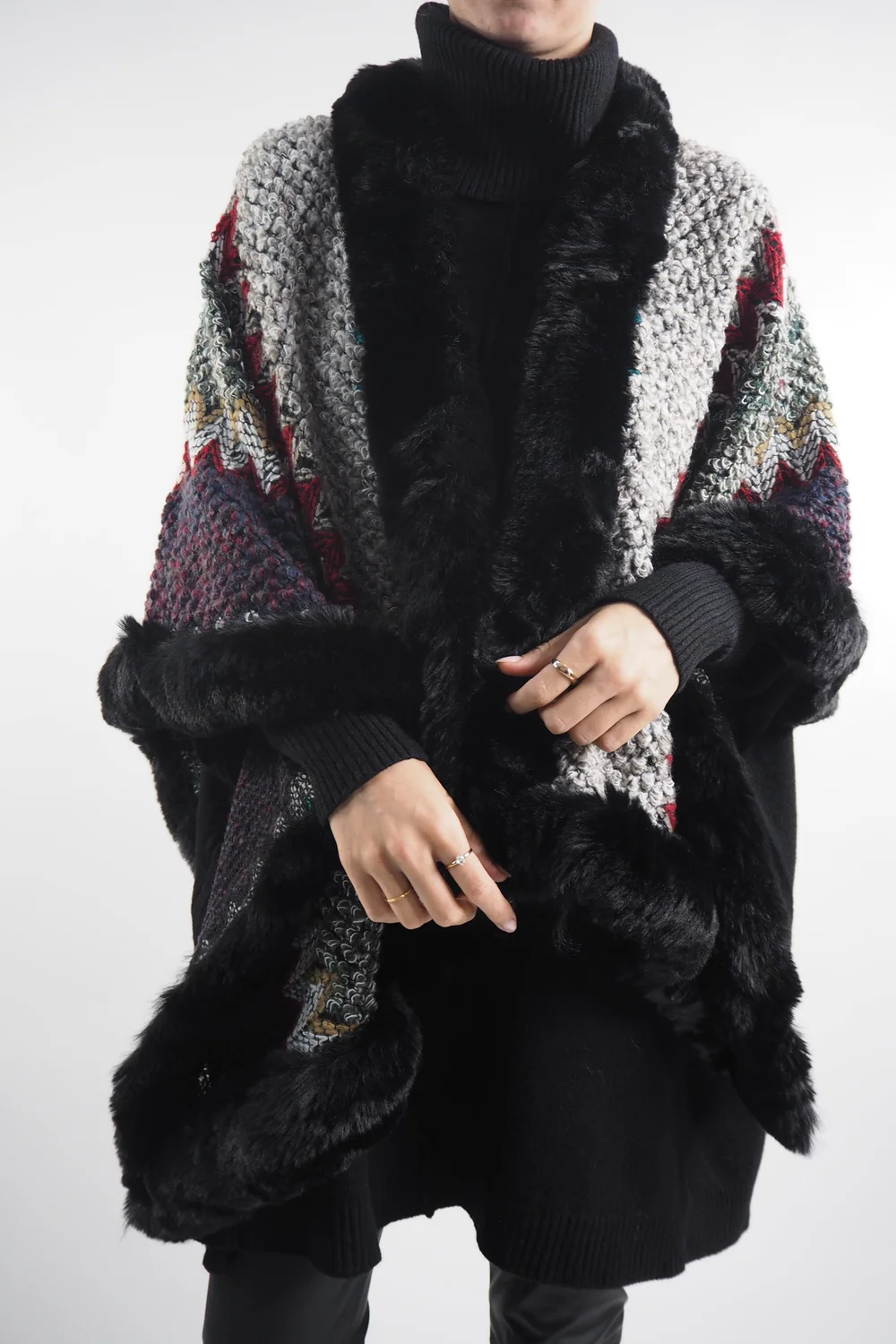 Laundry B Luxe Colorado Cape Black 6 Laundry B Luxe Colorado Cape Black - Image 4