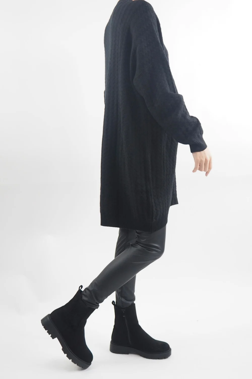 Laundry B Retro Wave Longline Knit Top Black 4 Laundry B Retro Wave Longline Knit Top Black - Image 2