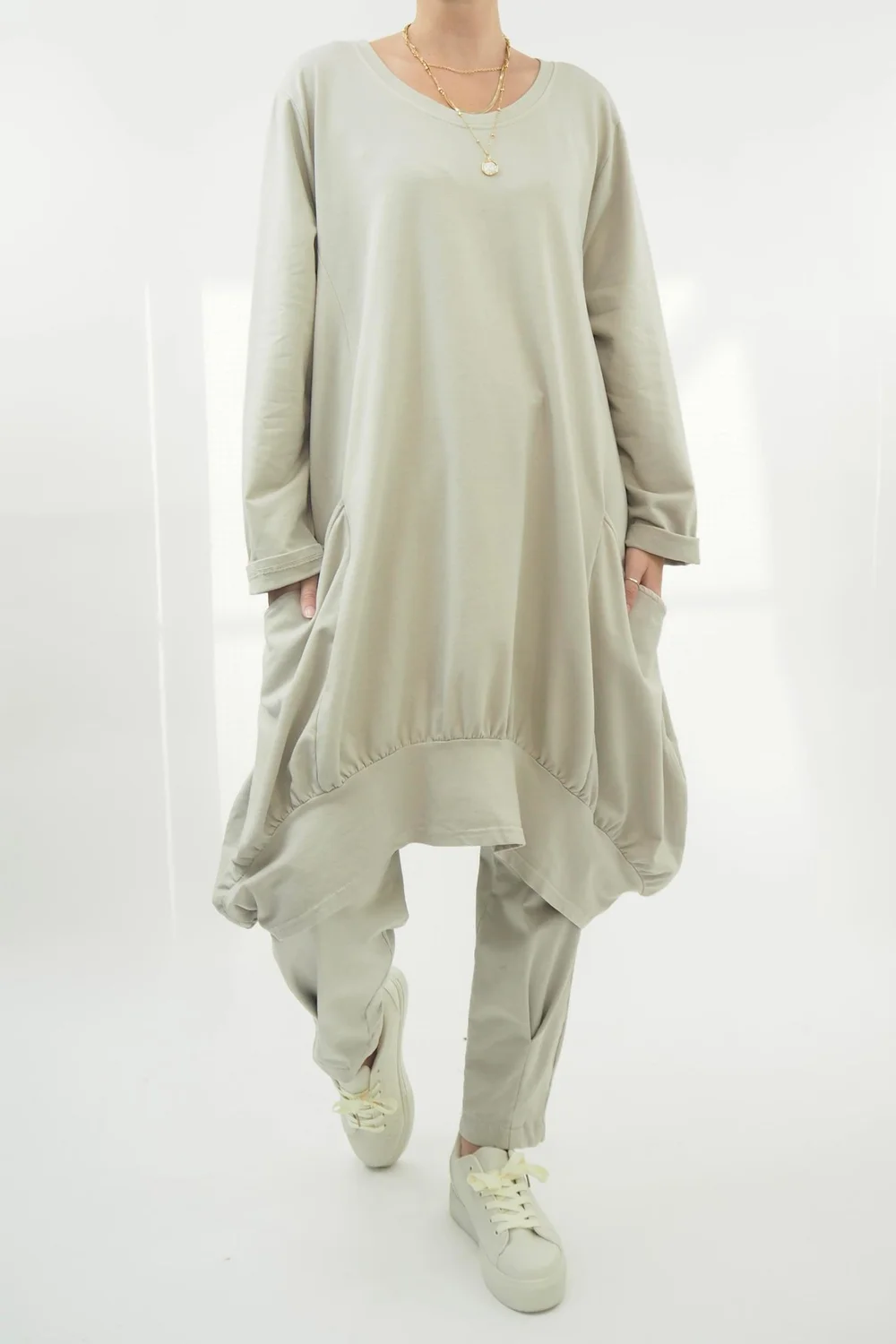 Made In Italy Apres Dip Side Bubble Tunic Stone 6 Made In Italy Apres Dip Side Bubble Tunic Stone - Image 4