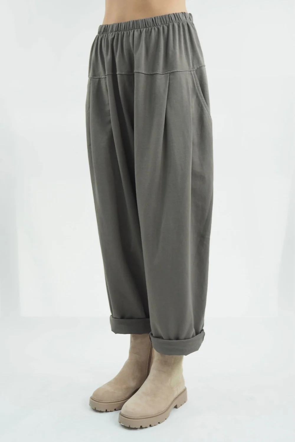 Made In Italy Apres Flat Front Pleat Jogger Earth 6 Made In Italy Apres Flat Front Pleat Jogger Earth - Image 4