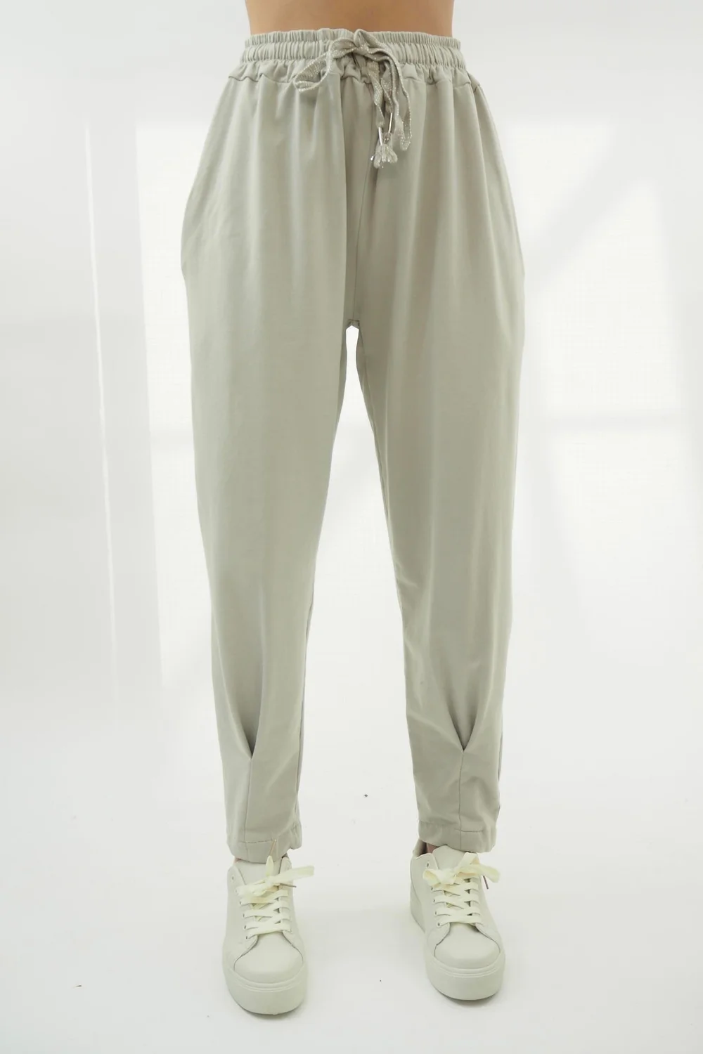Made In Italy Apres Skinny Dart Jogger Stone 3 Made In Italy Apres Skinny Dart Jogger Stone