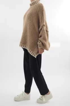 Made In Italy Arlo Oversized Blanket Stitch Knit Top Toast 8 Made In Italy Arlo Oversized Blanket Stitch Knit Top Toast -Fashion Women's Store made in italy arlo oversized contrast knit toast 3.jpg