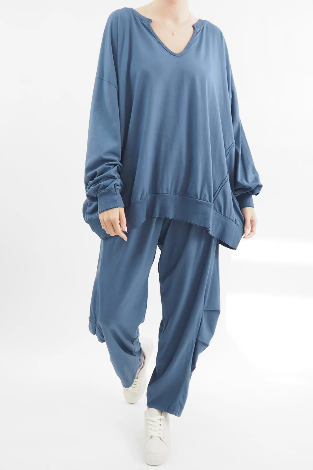 Made In Italy Bodhi Slouch V Sweatshirt Denim 4 Made In Italy Bodhi Slouch V Sweatshirt Denim - Image 2