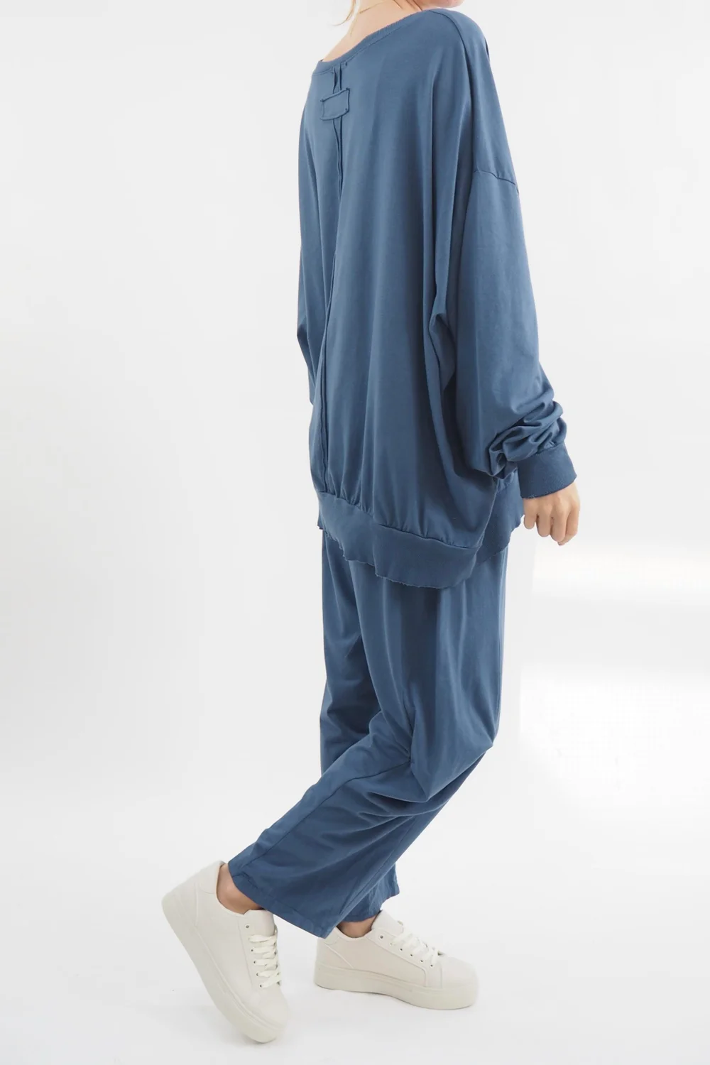 Made In Italy Bodhi Slouch V Sweatshirt Denim 5 Made In Italy Bodhi Slouch V Sweatshirt Denim - Image 3