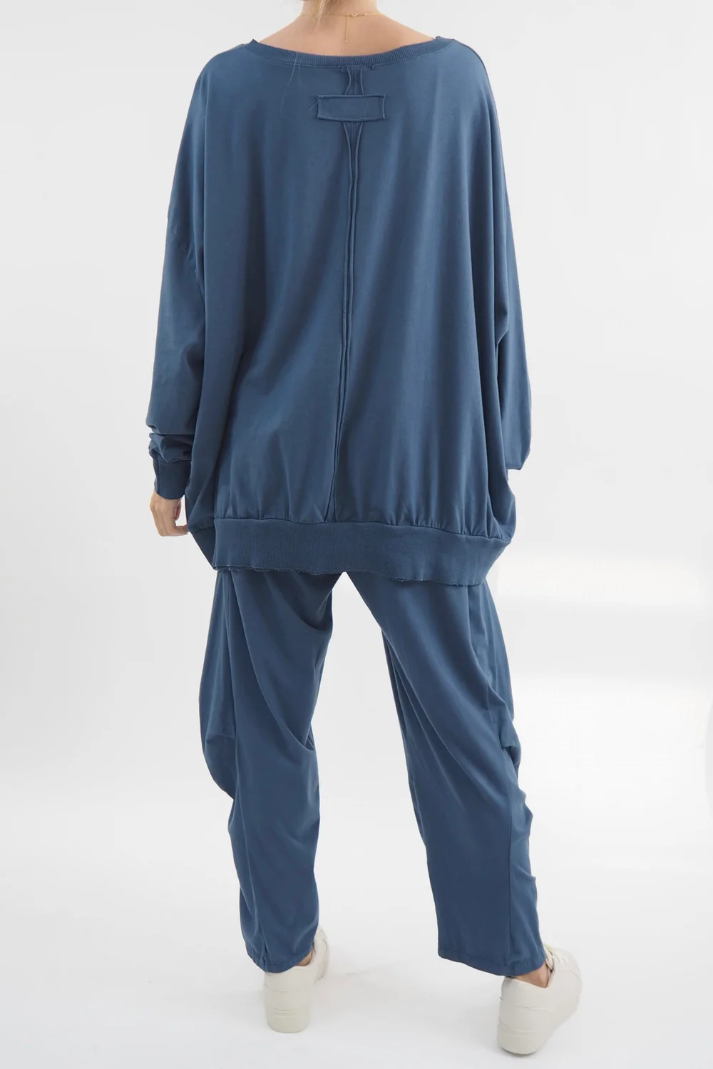 Made In Italy Bodhi Slouch V Sweatshirt Denim 6 Made In Italy Bodhi Slouch V Sweatshirt Denim - Image 4