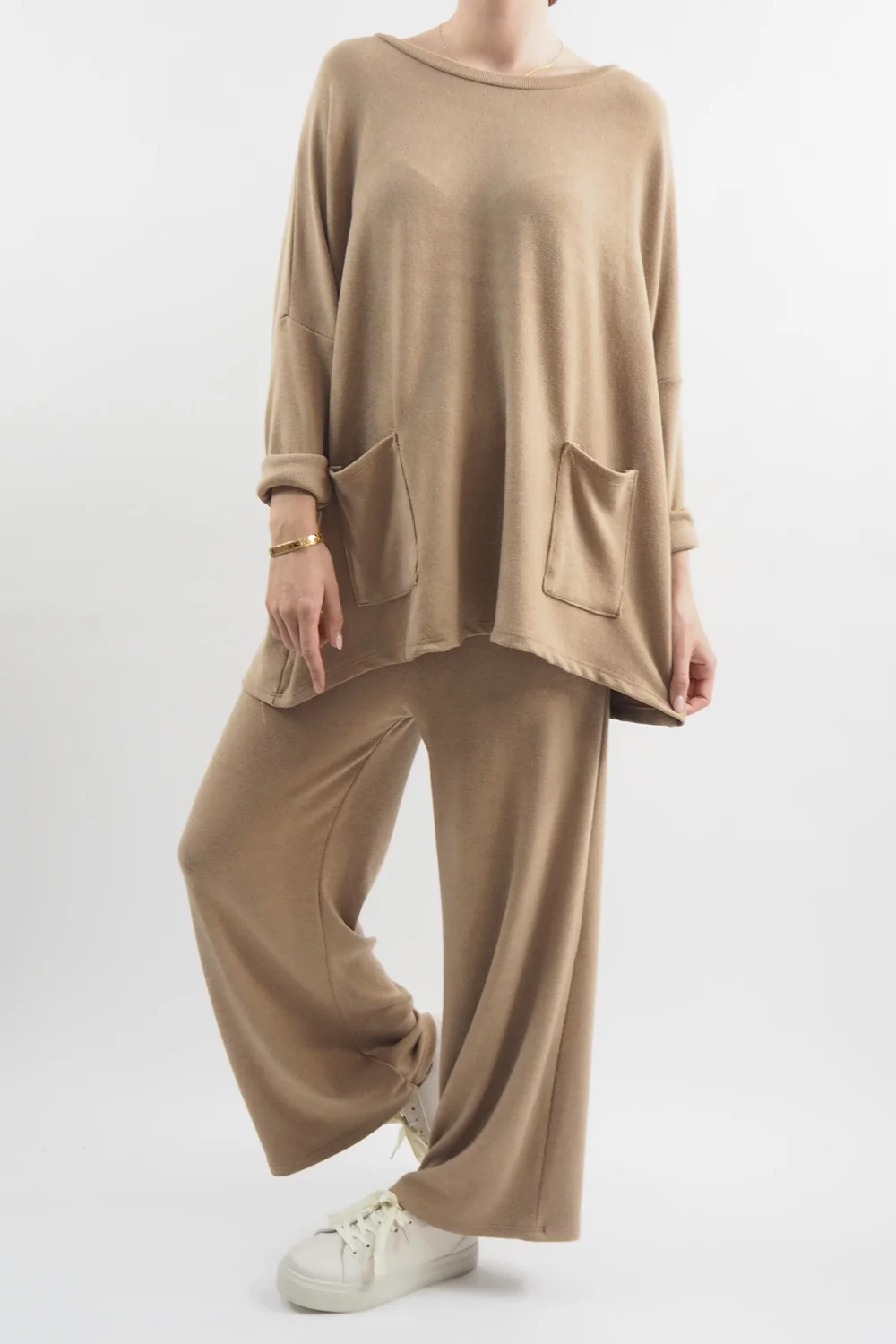 Made In Italy Chalet Pocketed Soft Knit Set Camel 4 Made In Italy Chalet Pocketed Soft Knit Set Camel - Image 2