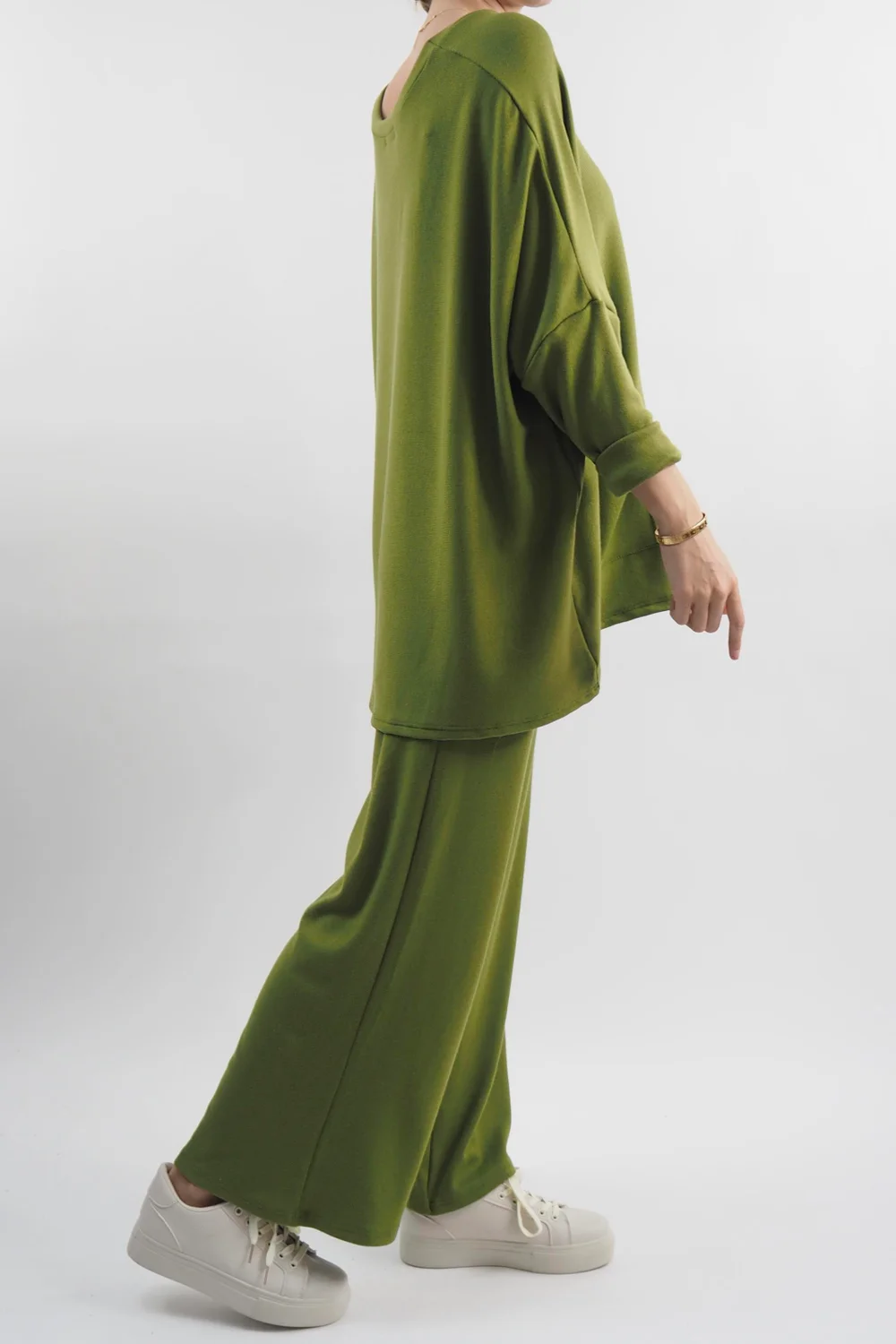 Made In Italy Chalet Pocketed Soft Knit Set Olive Zing 5 Made In Italy Chalet Pocketed Soft Knit Set Olive Zing - Image 3