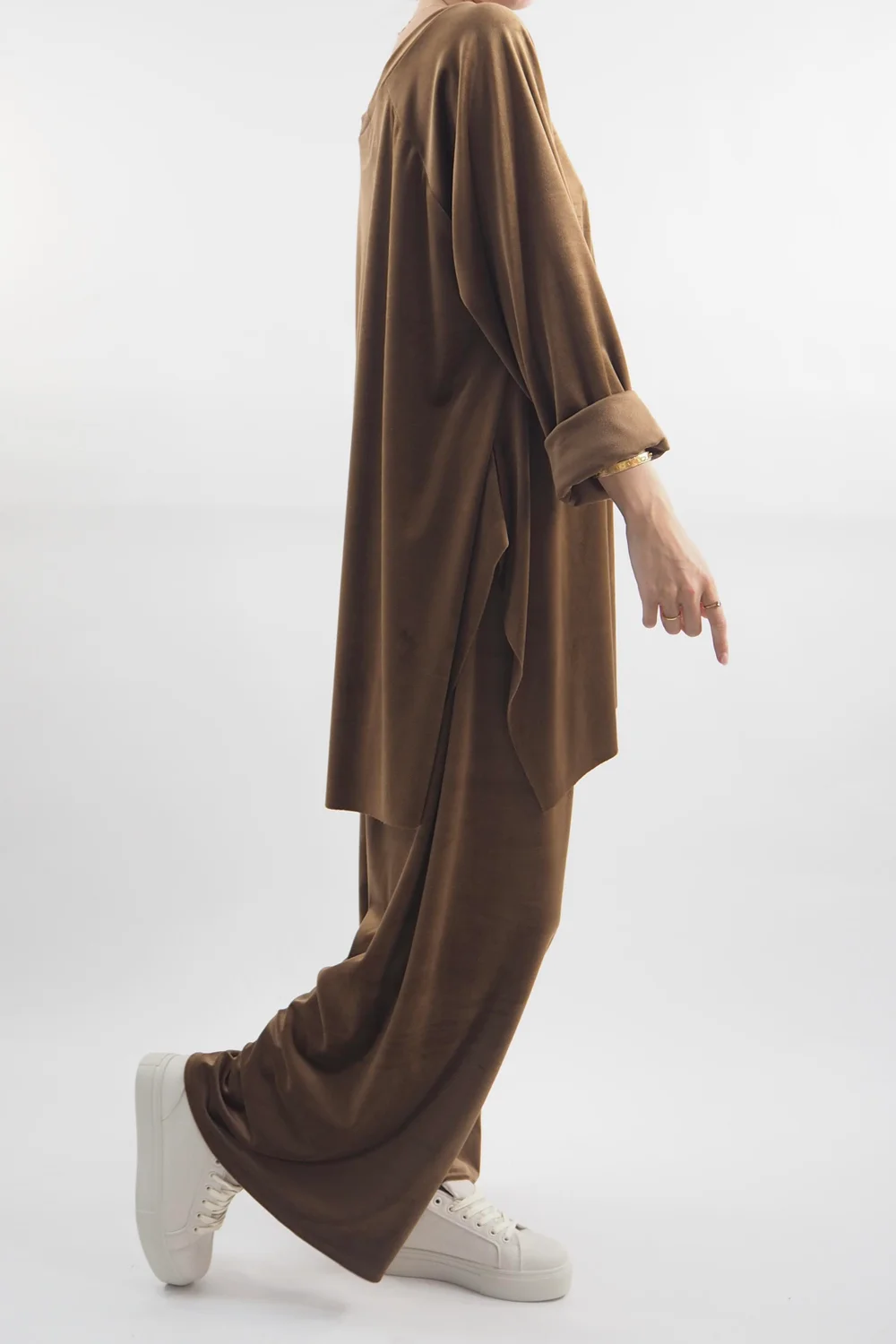 Made In Italy Chalet Soft Stretch Velour Set Chestnut 4 Made In Italy Chalet Soft Stretch Velour Set Chestnut - Image 2