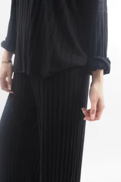 Made In Italy Classic Super Soft Ribbed Fine Knit Pant Black -Fashion Women's Store made in italy classic super soft ribbed fine knit pant black 5.jpg