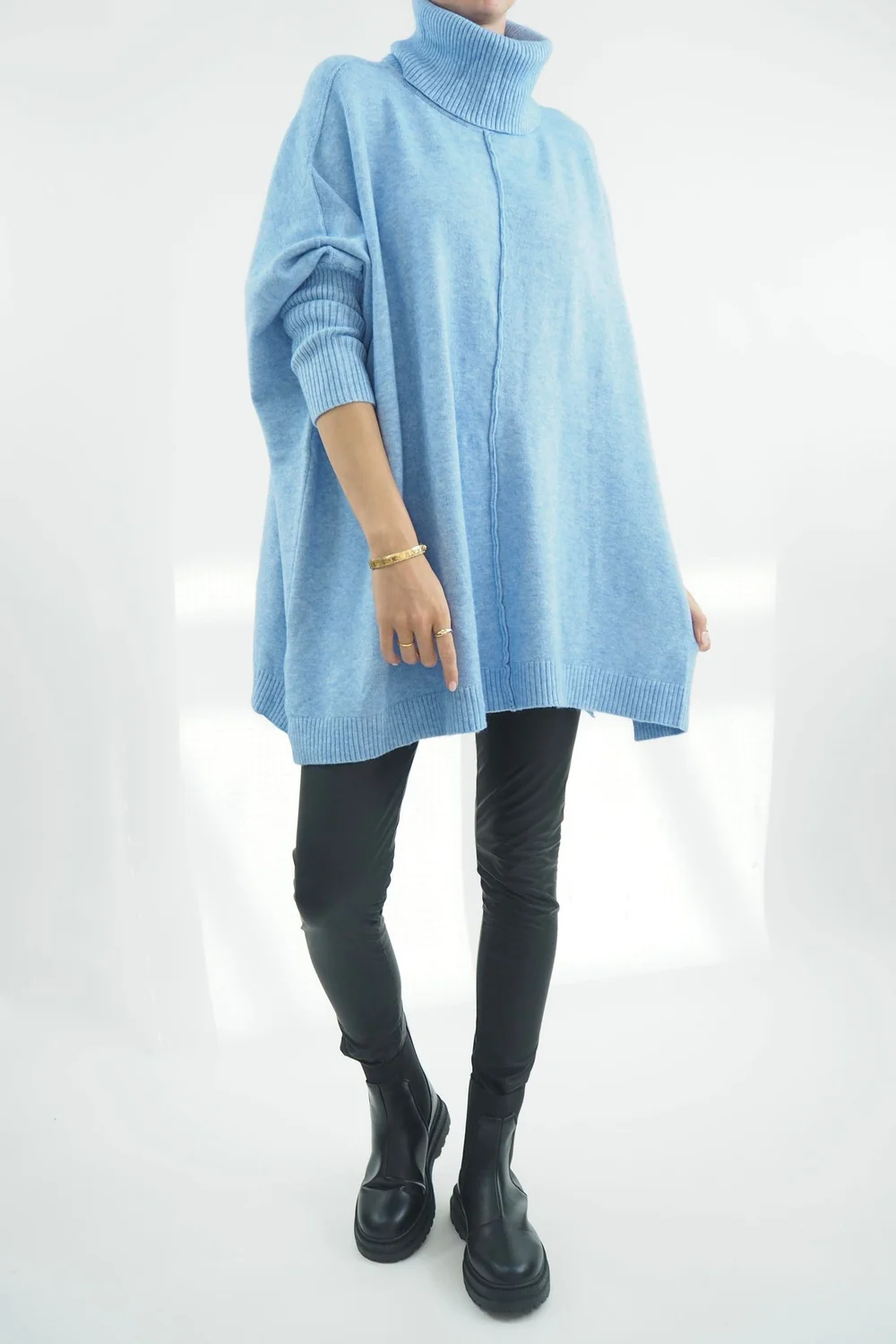 Made In Italy Conrad Classic Blanket Knit Top Sky 3 Made In Italy Conrad Classic Blanket Knit Top Sky