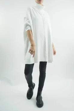 Made In Italy Conrad Classic Blanket Knit Top Winter White