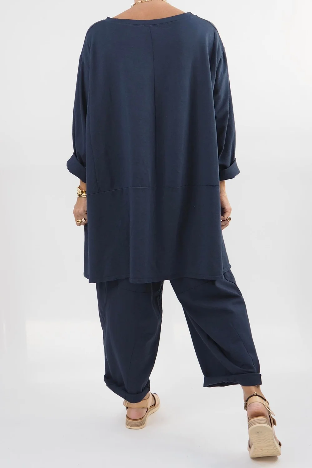 Made In Italy Lagenlook Classic Cut Out Sweatshirt Midnight 5 Made In Italy Lagenlook Classic Cut Out Sweatshirt Midnight - Image 3