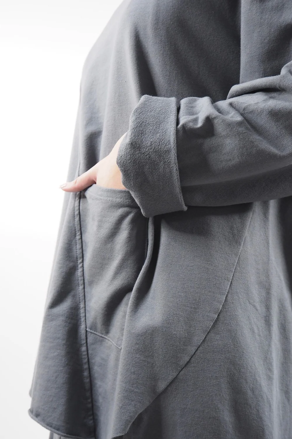 Made In Italy Lagenlook High Low Pocket Sweatshirt Storm 6 Made In Italy Lagenlook High Low Pocket Sweatshirt Storm - Image 4