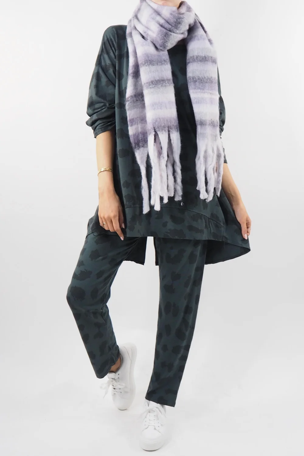 Made In Italy Lounging Leopard Set Graphite 8 Made In Italy Lounging Leopard Set Graphite - Image 6