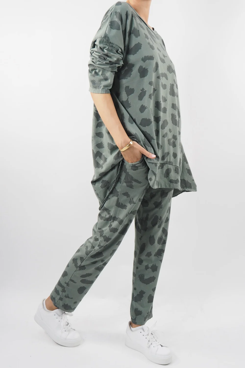 Made In Italy Lounging Leopard Set Soft Khaki 4 Made In Italy Lounging Leopard Set Soft Khaki - Image 2