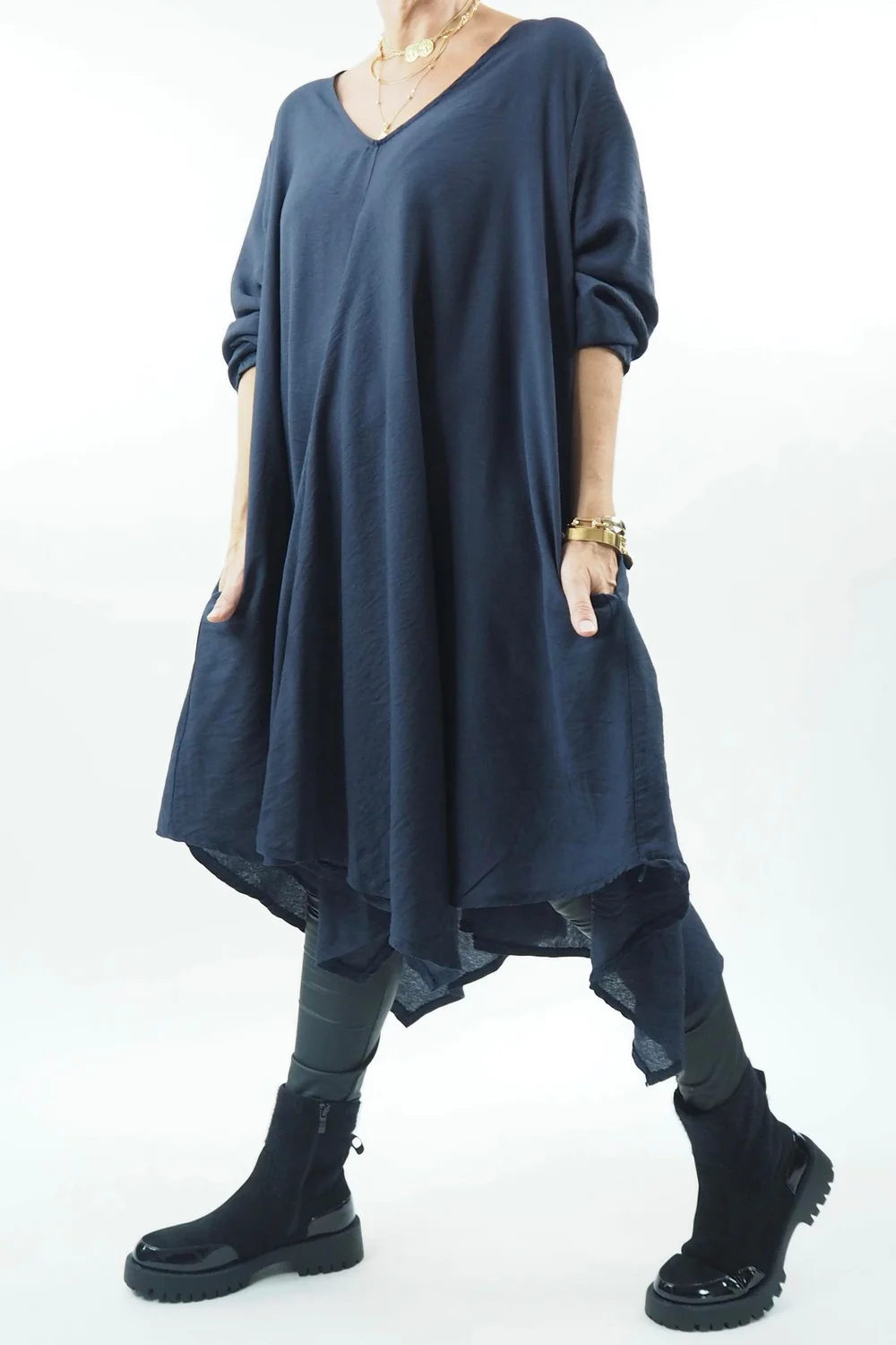 Made In Italy Nomad Handkerchief Pocketed Tunic Midnight 4 Made In Italy Nomad Handkerchief Pocketed Tunic Midnight - Image 2