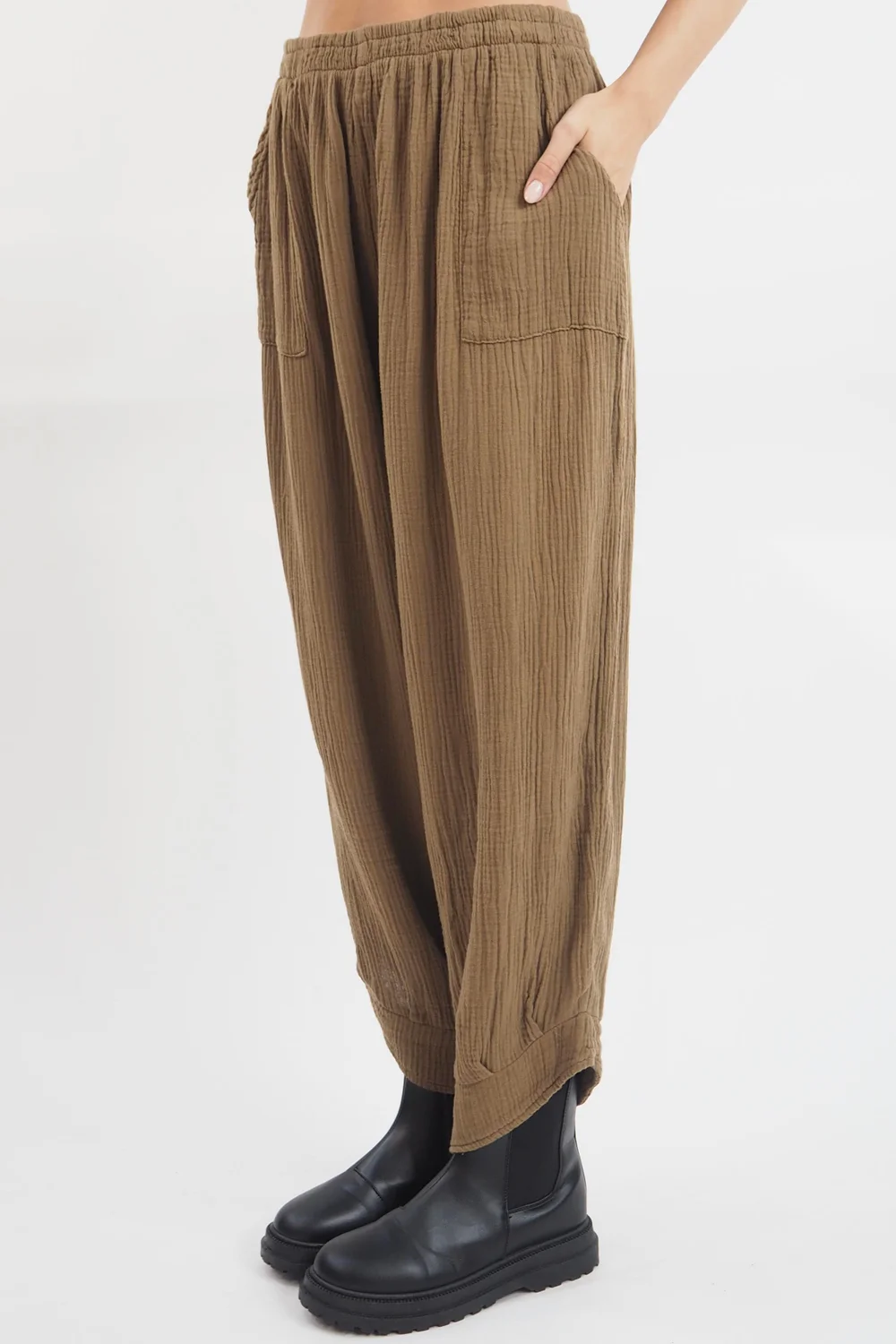 Made In Italy Obi Crepe Cotton Slim Leg Cuff Pant Saddle 6 Made In Italy Obi Crepe Cotton Slim Leg Cuff Pant Saddle - Image 4