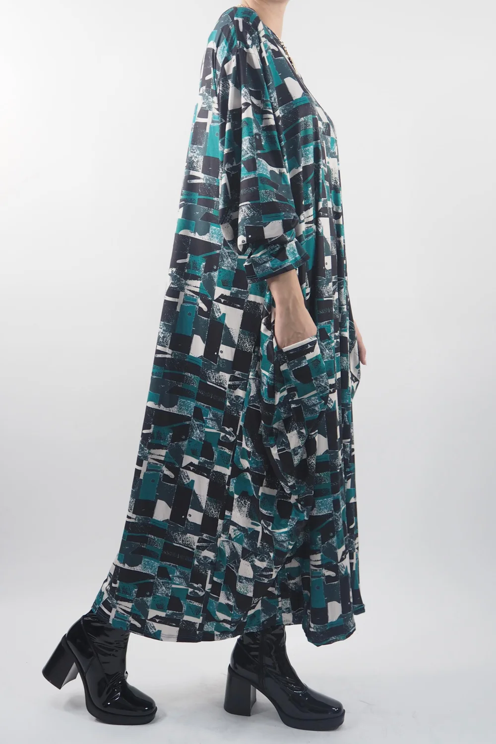 Made In Italy Oversized Tech Soft Cocoon Dress Cubist Emerald 4 Made In Italy Oversized Tech Soft Cocoon Dress Cubist Emerald - Image 2