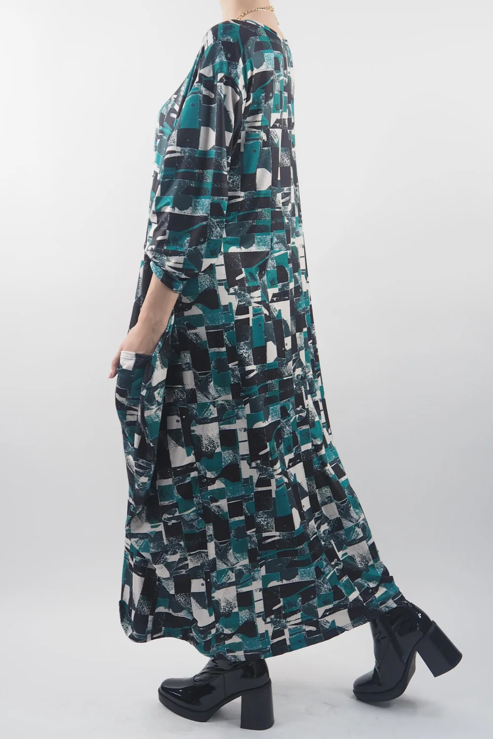 Made In Italy Oversized Tech Soft Cocoon Dress Cubist Emerald 5 Made In Italy Oversized Tech Soft Cocoon Dress Cubist Emerald - Image 3