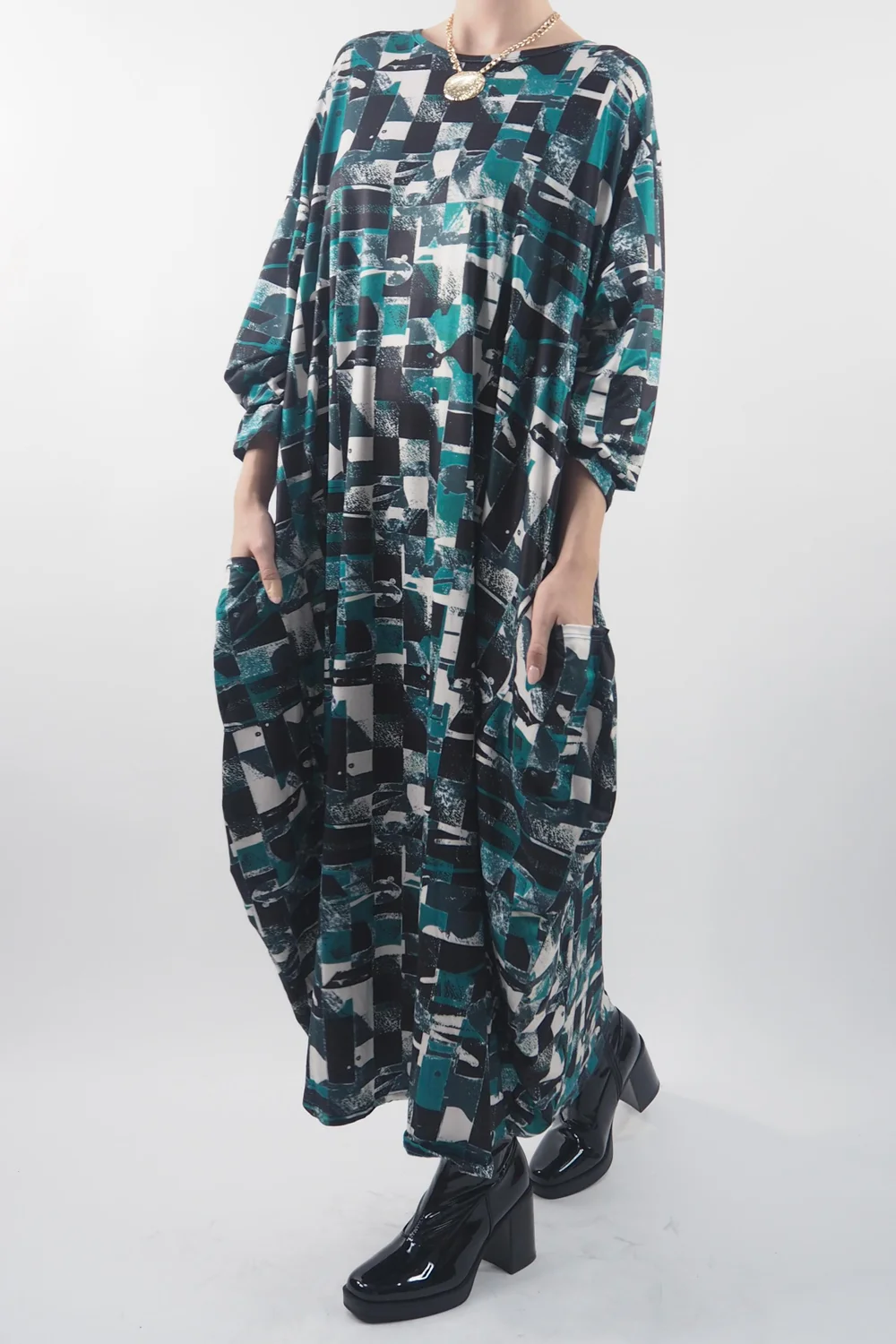 Made In Italy Oversized Tech Soft Cocoon Dress Cubist Emerald 6 Made In Italy Oversized Tech Soft Cocoon Dress Cubist Emerald - Image 4