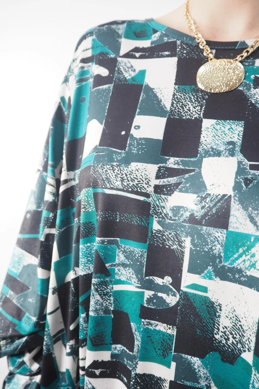 Made In Italy Oversized Tech Soft Cocoon Dress Cubist Emerald 8 Made In Italy Oversized Tech Soft Cocoon Dress Cubist Emerald - Image 6