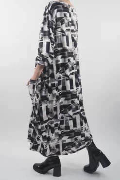 Made In Italy Oversized Tech Soft Cocoon Dress Cubist Mono 13 Made In Italy Oversized Tech Soft Cocoon Dress Cubist Mono -Fashion Women's Store made in italy oversized tech soft cocoon dress cubist mono3.jpg