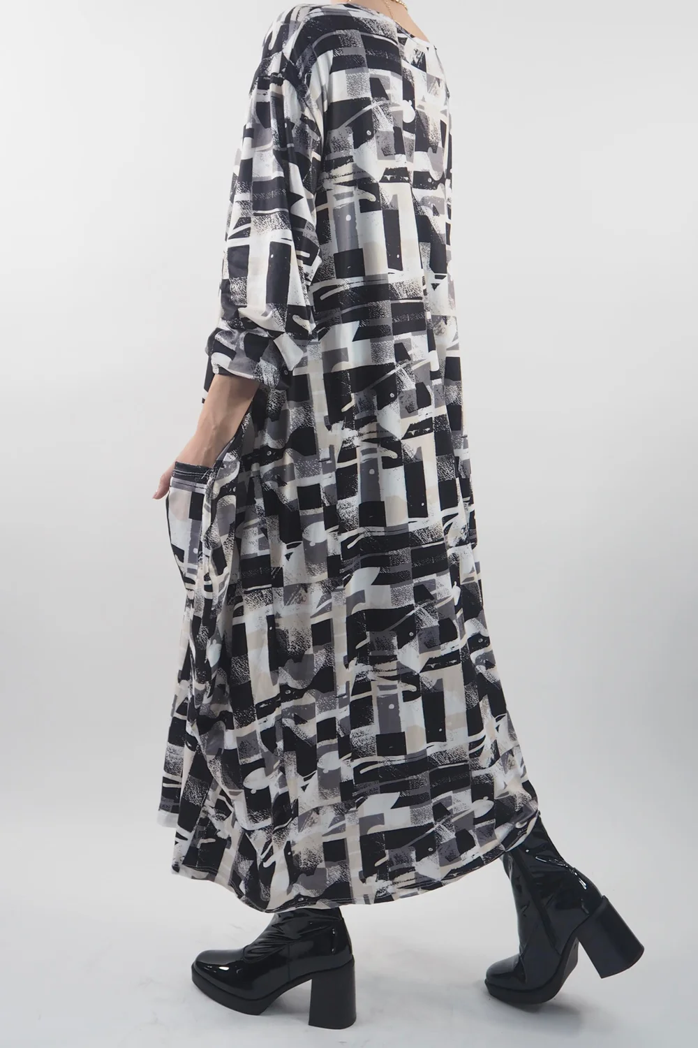 Made In Italy Oversized Tech Soft Cocoon Dress Cubist Mono 6 Made In Italy Oversized Tech Soft Cocoon Dress Cubist Mono - Image 4