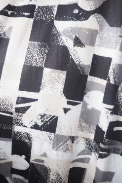 Made In Italy Oversized Tech Soft Cocoon Dress Cubist Mono 16 Made In Italy Oversized Tech Soft Cocoon Dress Cubist Mono -Fashion Women's Store made in italy oversized tech soft cocoon dress cubist mono8.jpg