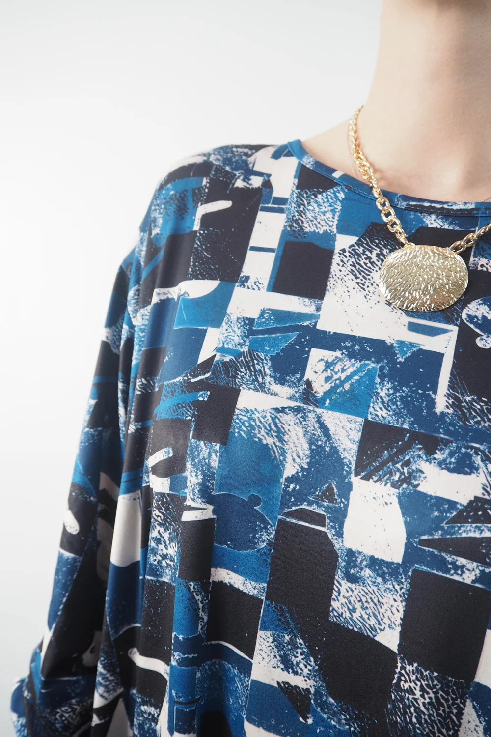 Made In Italy Oversized Tech Soft Cocoon Dress Cubist Sapphire 8 Made In Italy Oversized Tech Soft Cocoon Dress Cubist Sapphire - Image 6