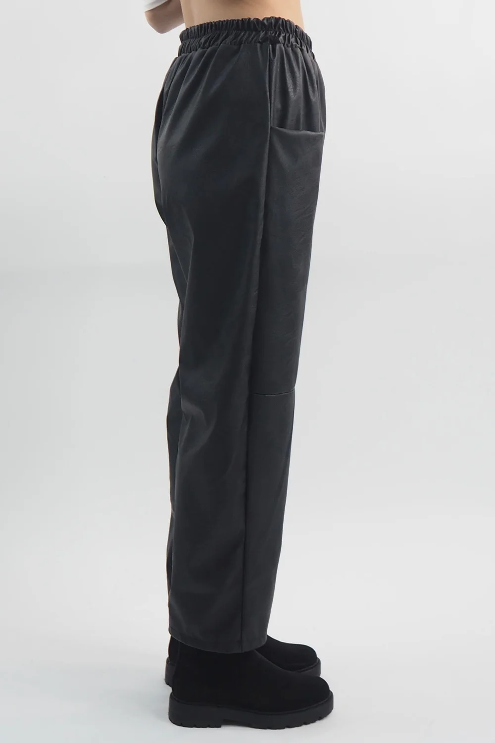 Made In Italy Pesca Leather Look Deep Pocket Pant Black 5 Made In Italy Pesca Leather Look Deep Pocket Pant Black - Image 3