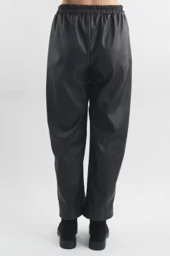 Made In Italy Pesca Leather Look Deep Pocket Pant Black 10 Made In Italy Pesca Leather Look Deep Pocket Pant Black -Fashion Women's Store made in italy pesca leather look deep pocket pant black 4.jpg