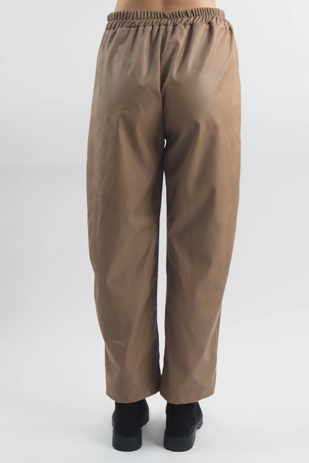 Made In Italy Pesca Leather Look Deep Pocket Pant Camel 6 Made In Italy Pesca Leather Look Deep Pocket Pant Camel - Image 4