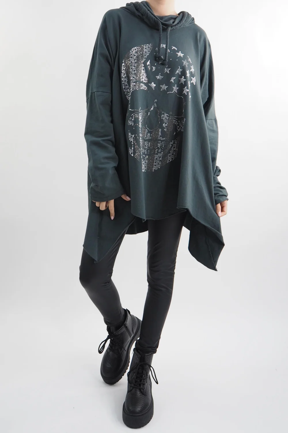 Made In Italy Queeni Star Skull Cuddie Top Charcoal 4 Made In Italy Queeni Star Skull Cuddie Top Charcoal - Image 2