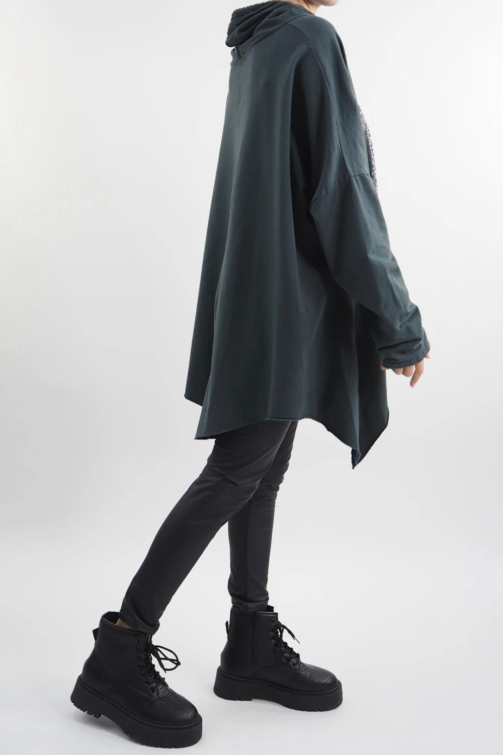 Made In Italy Queeni Star Skull Cuddie Top Charcoal 5 Made In Italy Queeni Star Skull Cuddie Top Charcoal - Image 3