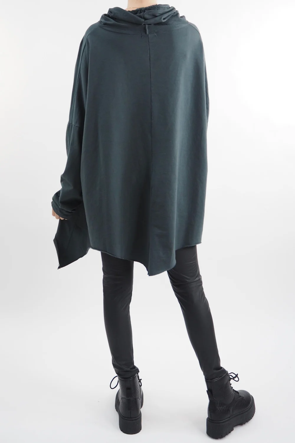 Made In Italy Queeni Star Skull Cuddie Top Charcoal 6 Made In Italy Queeni Star Skull Cuddie Top Charcoal - Image 4