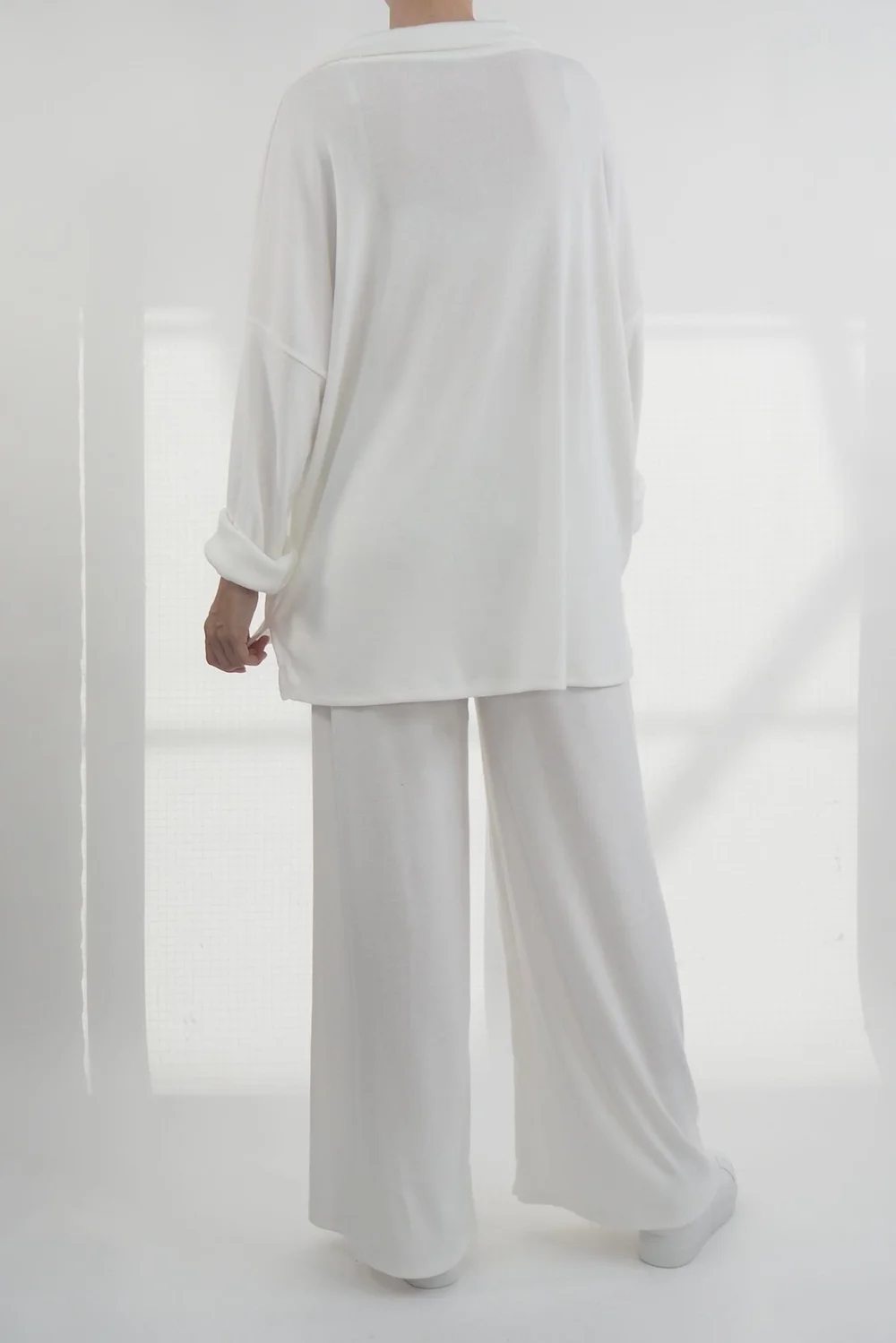 Made In Italy Chalet Collared Soft Knit Set Winter White 5 Made In Italy Chalet Collared Soft Knit Set Winter White - Image 3