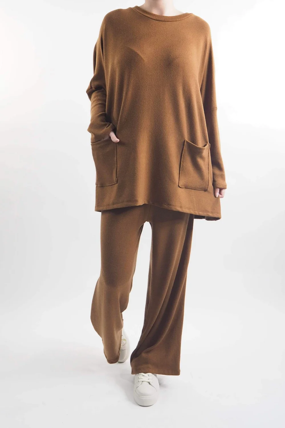 Made In Italy Chalet Pocketed Soft Knit Set Chestnut 3 Made In Italy Chalet Pocketed Soft Knit Set Chestnut