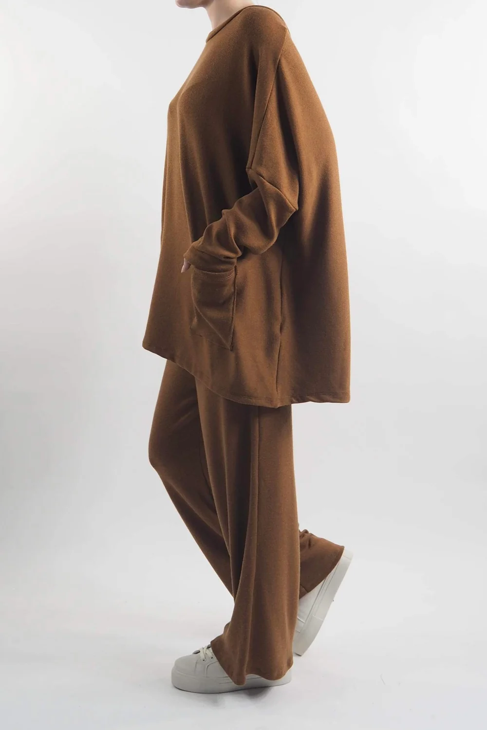 Made In Italy Chalet Pocketed Soft Knit Set Chestnut 4 Made In Italy Chalet Pocketed Soft Knit Set Chestnut - Image 2