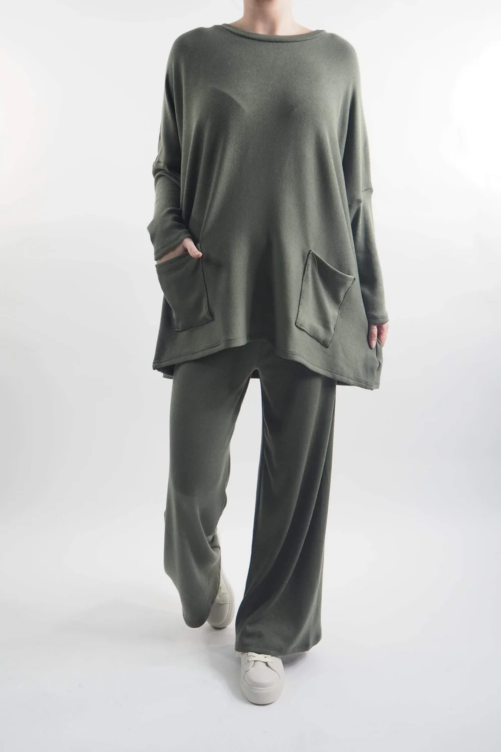 Made In Italy Chalet Pocketed Soft Knit Set Soft Khaki 3 Made In Italy Chalet Pocketed Soft Knit Set Soft Khaki