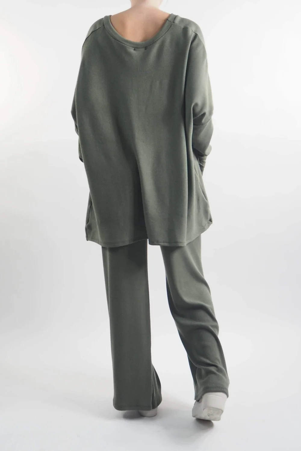 Made In Italy Chalet Pocketed Soft Knit Set Soft Khaki 5 Made In Italy Chalet Pocketed Soft Knit Set Soft Khaki - Image 3