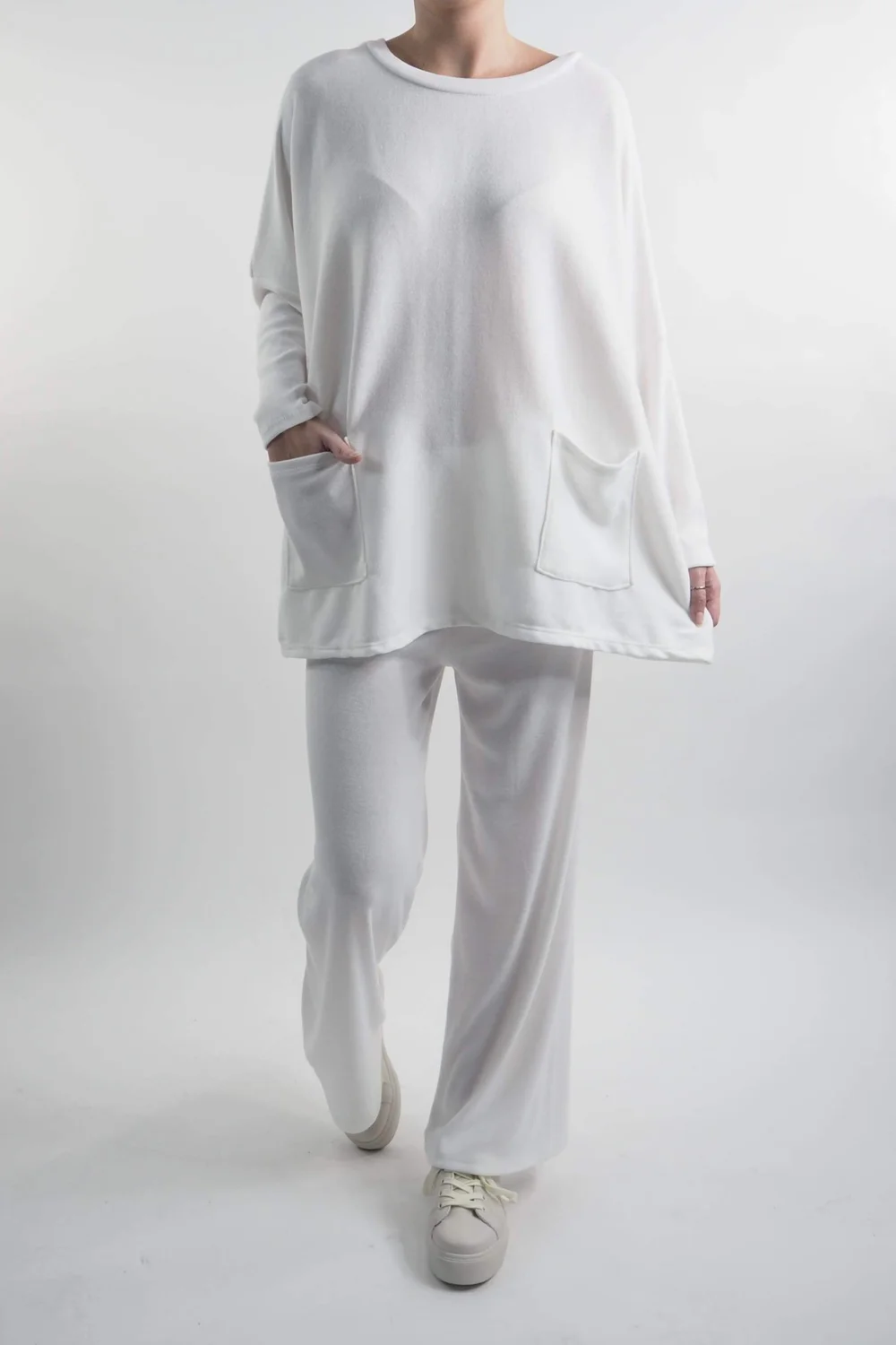 Made In Italy Chalet Pocketed Soft Knit Set Winter White 3 Made In Italy Chalet Pocketed Soft Knit Set Winter White