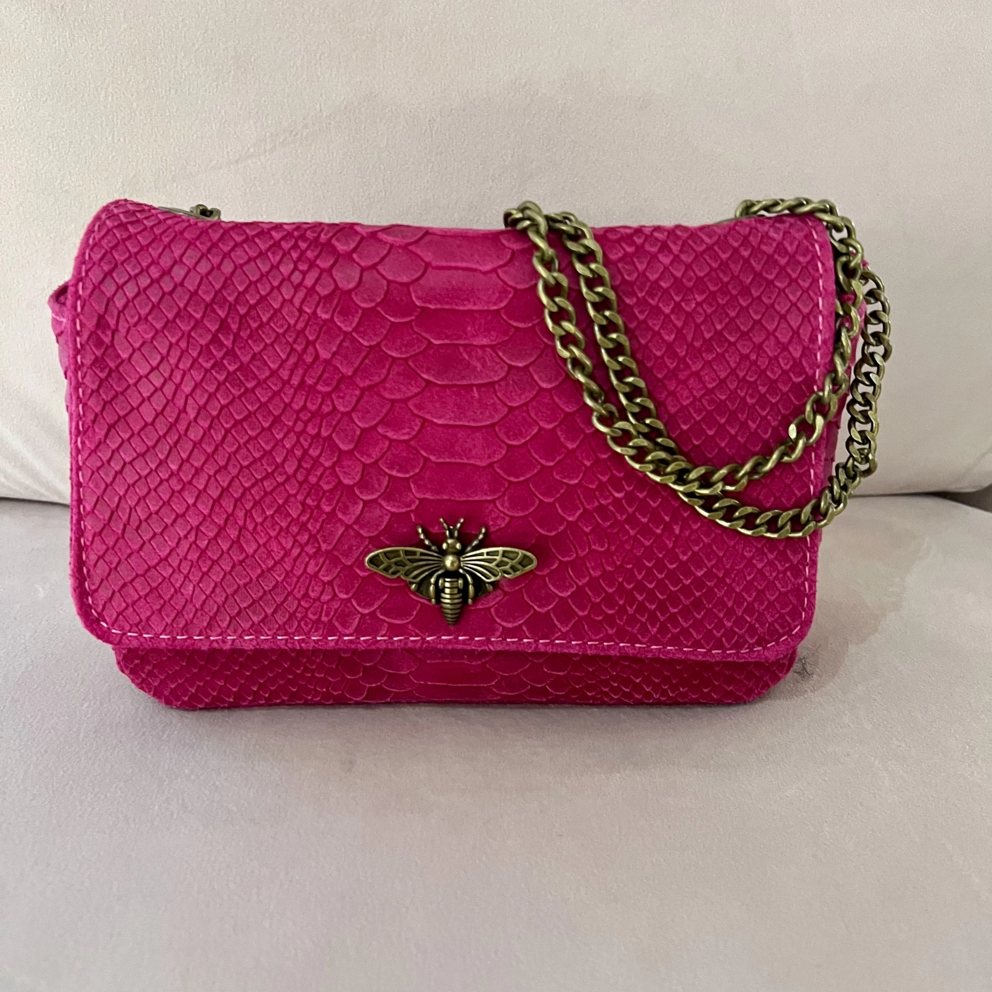 Vimoda Betty Hot Pink Dragonfly Clasp Leather Bag 5 Vimoda Betty Hot Pink Dragonfly Clasp Leather Bag - Image 3