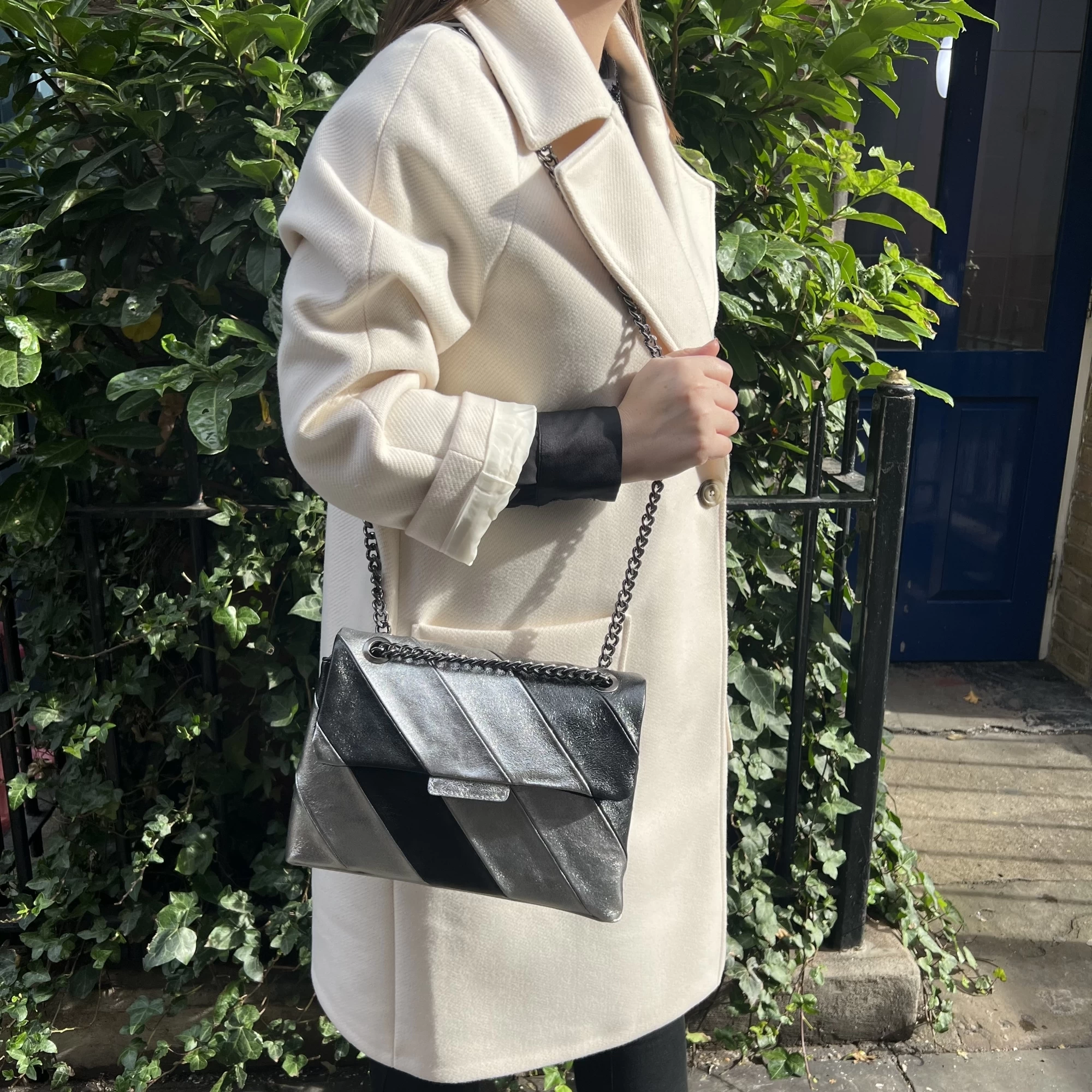 Vimoda Leather Silver And Black Two-tone Cross Body / Shoulder Large Bag 5 Vimoda Leather Silver And Black Two-tone Cross Body / Shoulder Large Bag - Image 3