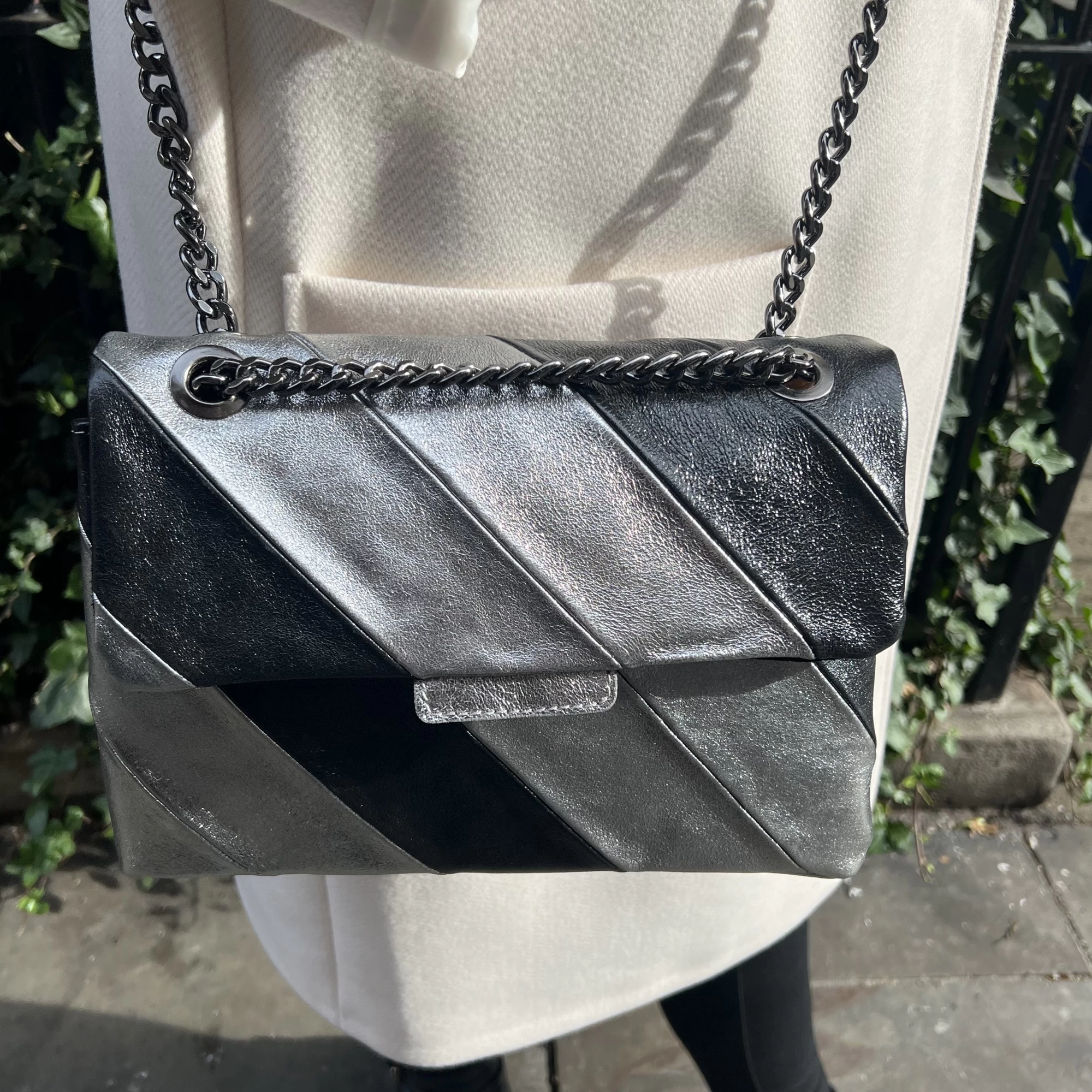 Vimoda Leather Silver And Black Two-tone Cross Body / Shoulder Large Bag 4 Vimoda Leather Silver And Black Two-tone Cross Body / Shoulder Large Bag - Image 2